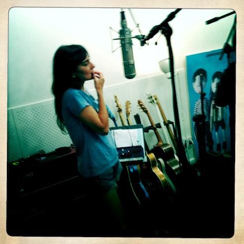 Eva Singing Neumann